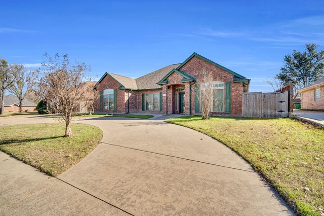 503 Northgate Drive, Waxahachie, TX 75165