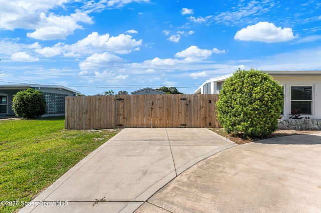 1055 Daytona Drive NE, Palm Bay, FL 32905