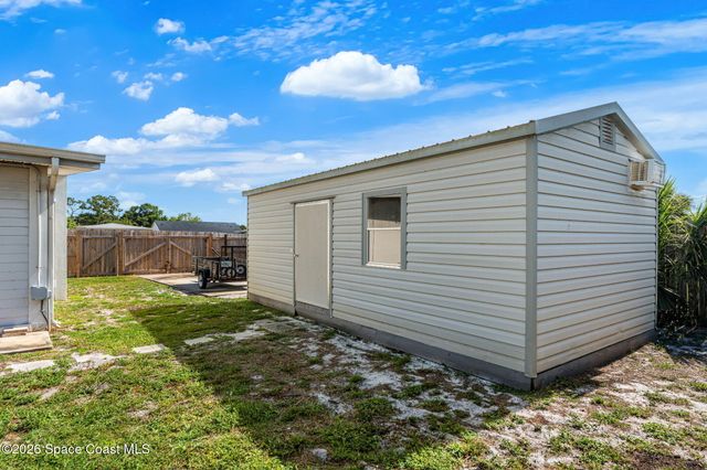 1055 Daytona Drive NE, Palm Bay, FL 32905