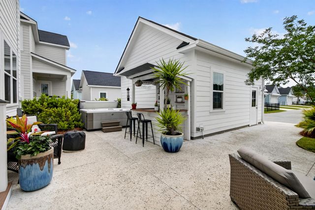 1823 Agate Bay Drive, Mount Pleasant, SC 29466