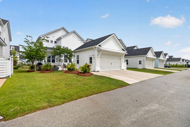 1823 Agate Bay Drive, Mount Pleasant, SC 29466