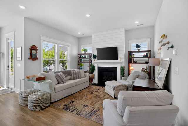 1823 Agate Bay Drive, Mount Pleasant, SC 29466