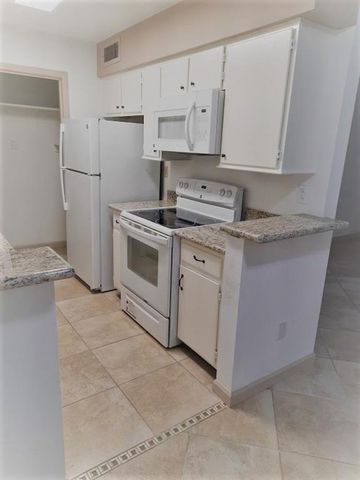 8801 Hammerly Boulevard 902, Houston, TX 77080