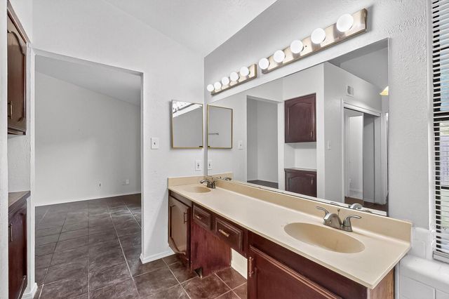 2411 Brookdale Drive, Arlington, TX 76014