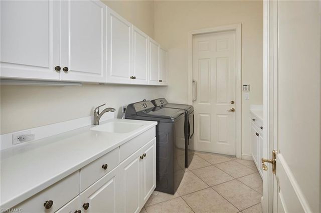 5669 Sago CT, Naples, FL 34119