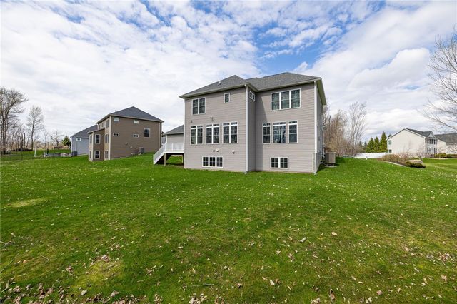 3 Camellia Rise, Perinton, NY 14450