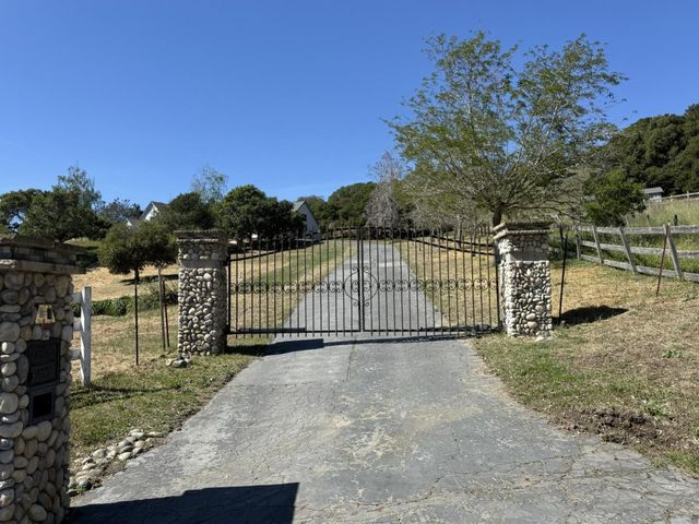 215 Chateau Drive, Aromas, CA 95004