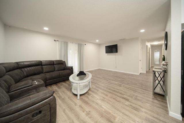 601 summit, Modesto, CA 95357