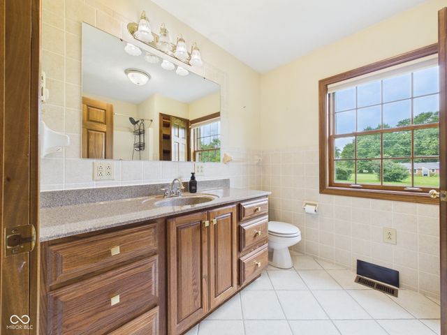 1311 N 400 E, Anderson, IN 46012