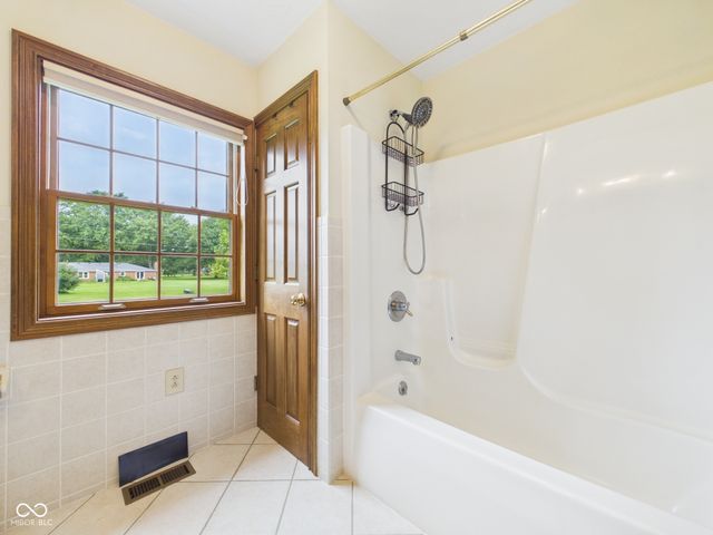 1311 N 400 E, Anderson, IN 46012