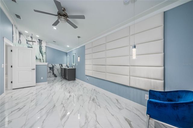 6814 N GLEN AVENUE, Tampa, FL 33614