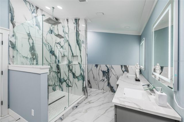 6814 N GLEN AVENUE, Tampa, FL 33614