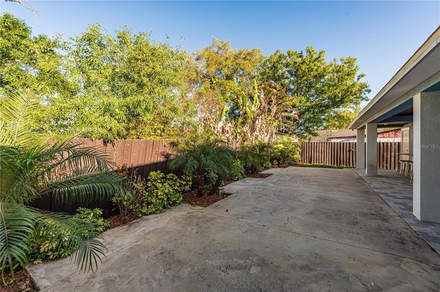 6814 N GLEN AVENUE, Tampa, FL 33614