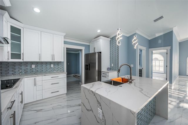 6814 N GLEN AVENUE, Tampa, FL 33614