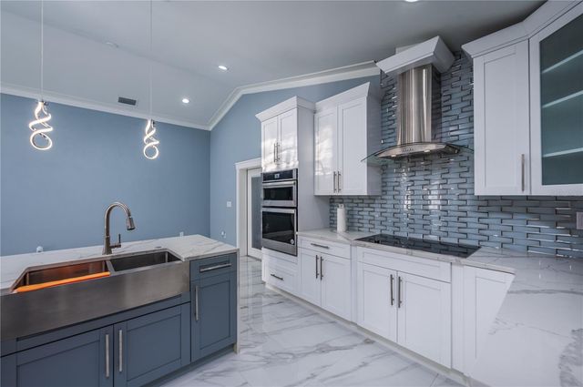 6814 N GLEN AVENUE, Tampa, FL 33614