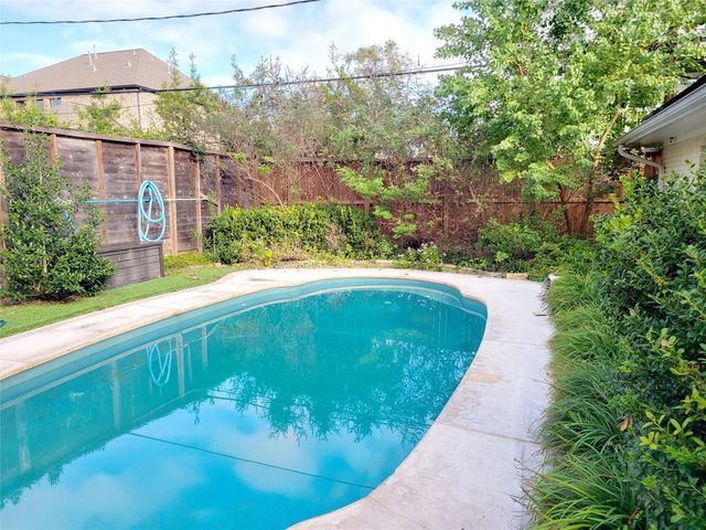 4034 Tartan Lane, Houston, TX 77025