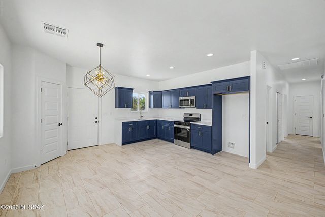 9211 W Floyd Street, Tucson, AZ 85735