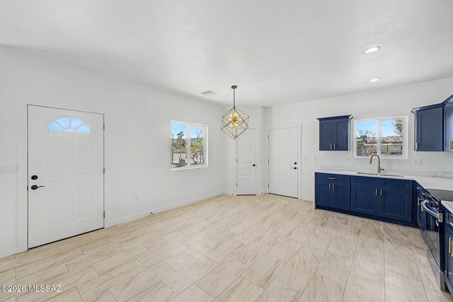 9211 W Floyd Street, Tucson, AZ 85735