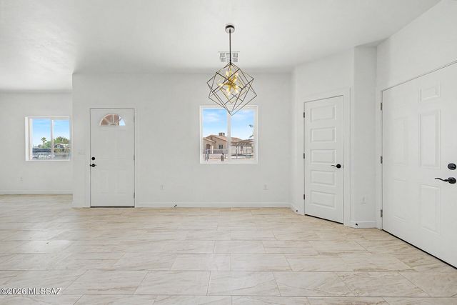 9211 W Floyd Street, Tucson, AZ 85735