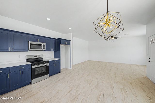 9211 W Floyd Street, Tucson, AZ 85735