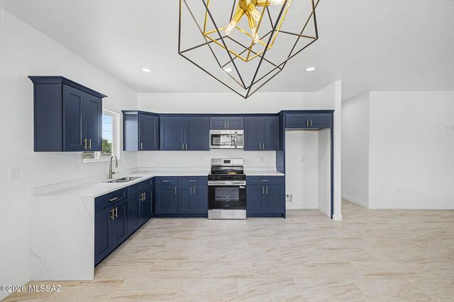 9211 W Floyd Street, Tucson, AZ 85735