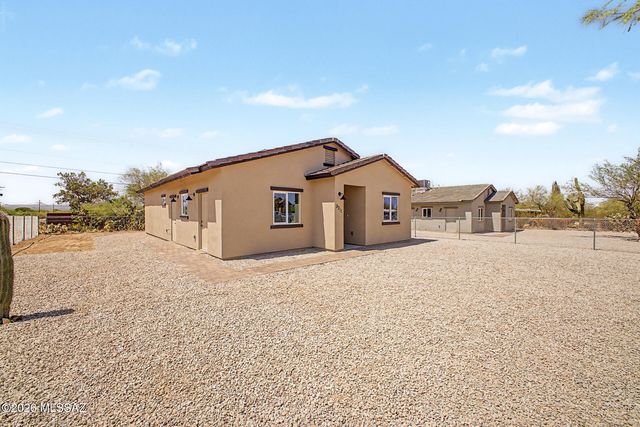 9211 W Floyd Street, Tucson, AZ 85735