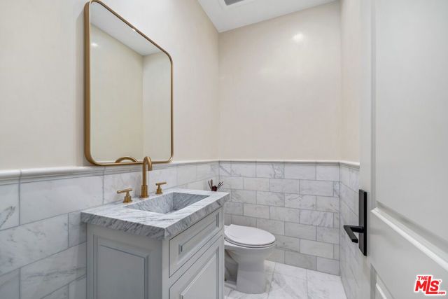 433 N Doheny Drive 103, Beverly Hills, CA 90210