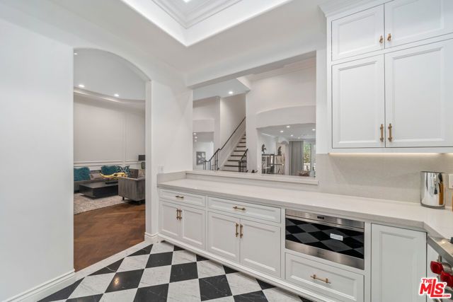 433 N Doheny Drive 103, Beverly Hills, CA 90210