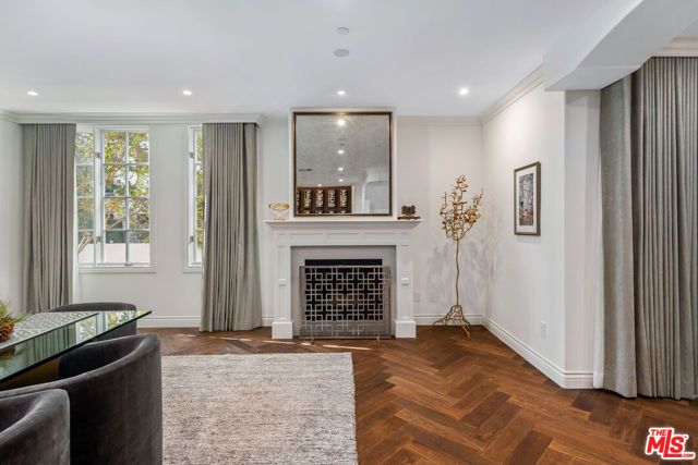 433 N Doheny Drive 103, Beverly Hills, CA 90210