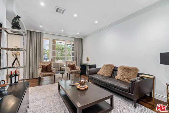 433 N Doheny Drive 103, Beverly Hills, CA 90210