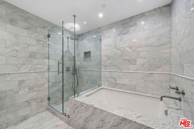 433 N Doheny Drive 103, Beverly Hills, CA 90210