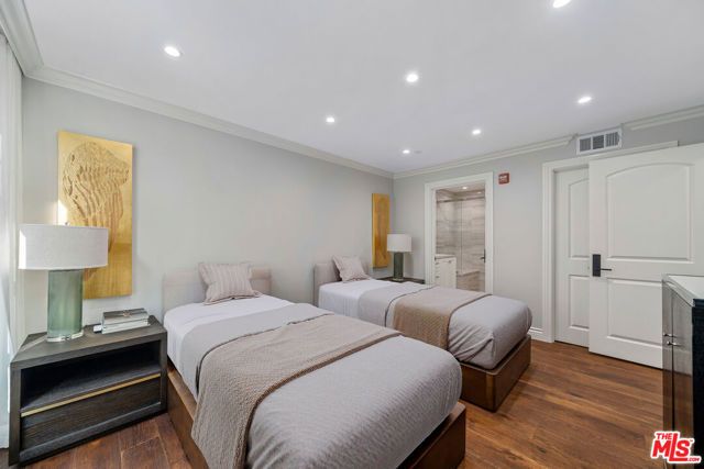 433 N Doheny Drive 103, Beverly Hills, CA 90210