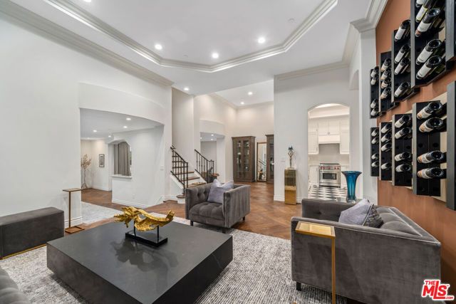 433 N Doheny Drive 103, Beverly Hills, CA 90210