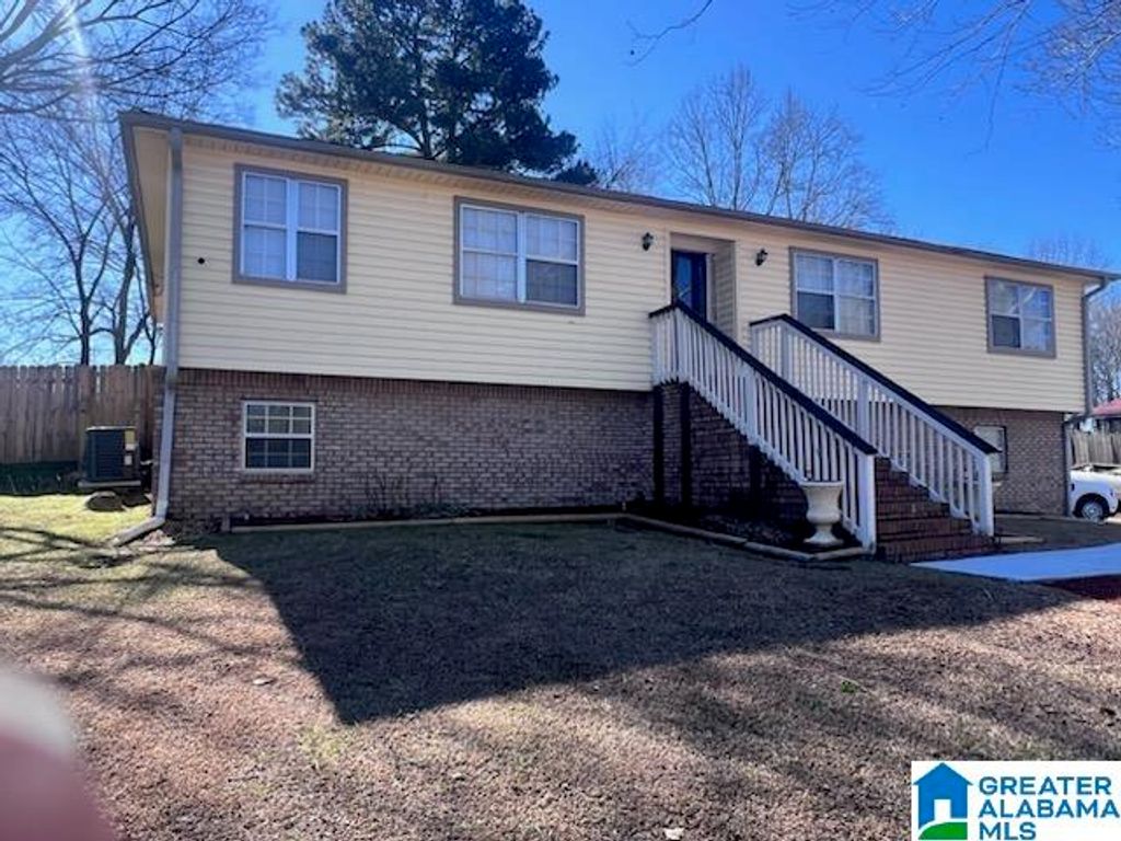 2110 SUN CIRCLE, Fultondale, AL 35068