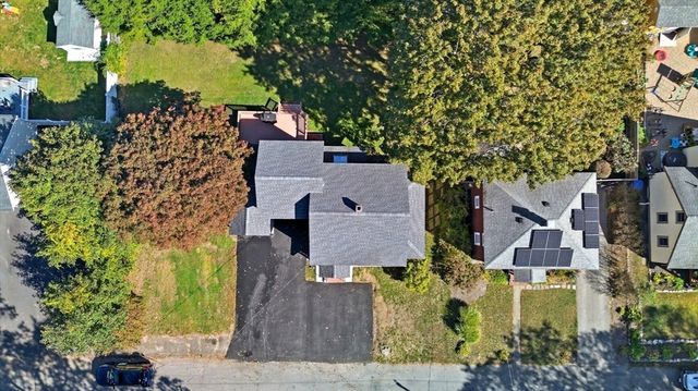 21 Gates Ave, Hudson, MA 01749