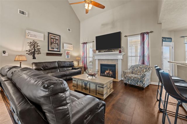 9723 Suffolk Downs Drive, Mont Belvieu, TX 77523