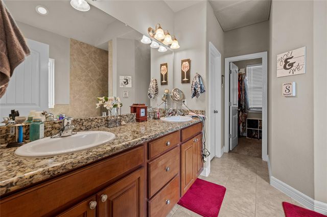 9723 Suffolk Downs Drive, Mont Belvieu, TX 77523