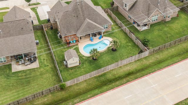 9723 Suffolk Downs Drive, Mont Belvieu, TX 77523