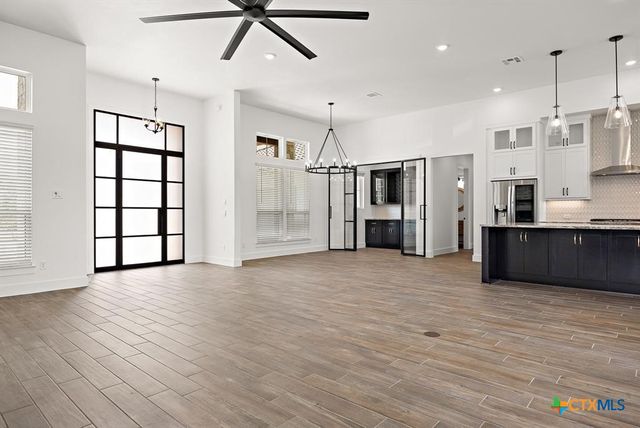 120 Strada Luca, Florence, TX 76527