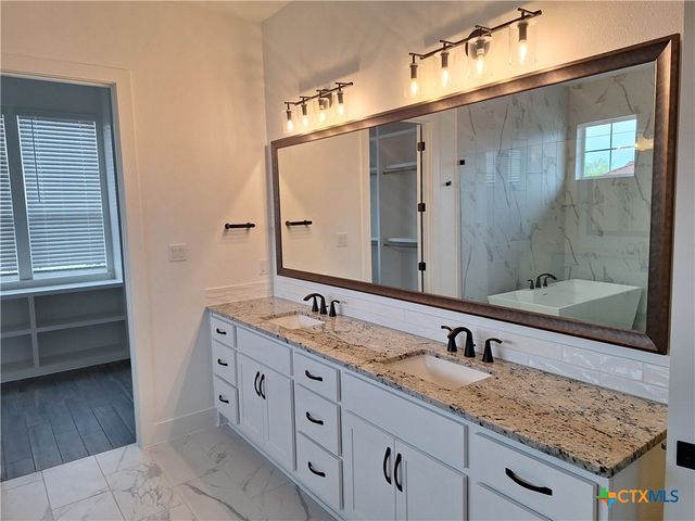 120 Strada Luca, Florence, TX 76527