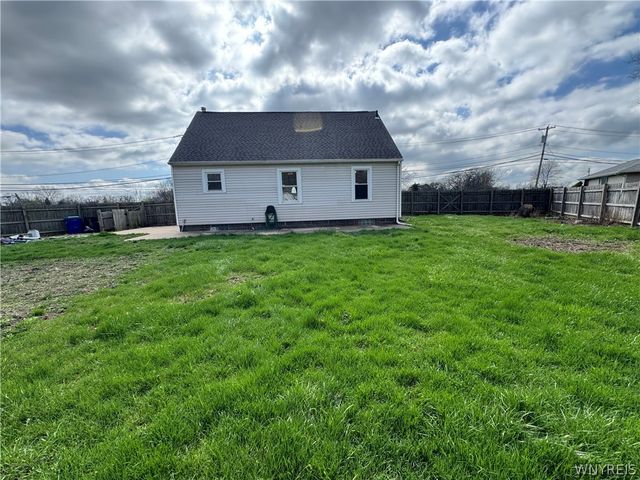 5957 Military Road, Lewiston, NY 14092