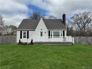 5957 Military Road, Lewiston, NY 14092
