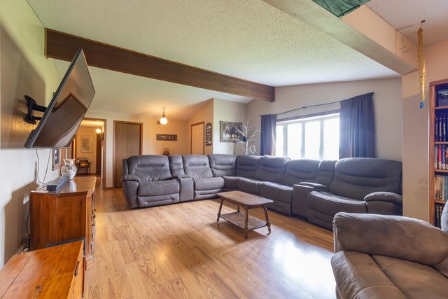 4084 E HIGHWAY 24, Moberly, MO 65270