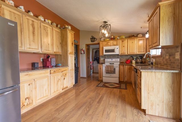 4084 E HIGHWAY 24, Moberly, MO 65270