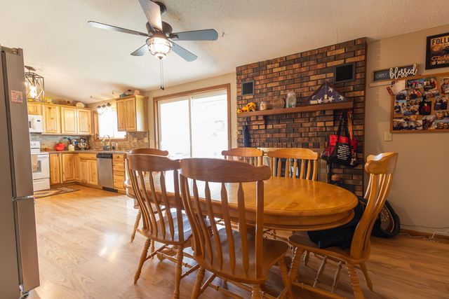 4084 E HIGHWAY 24, Moberly, MO 65270