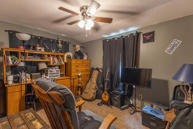 4084 E HIGHWAY 24, Moberly, MO 65270