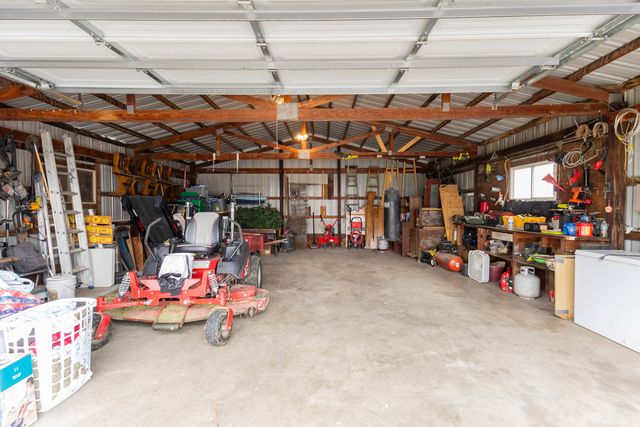 4084 E HIGHWAY 24, Moberly, MO 65270