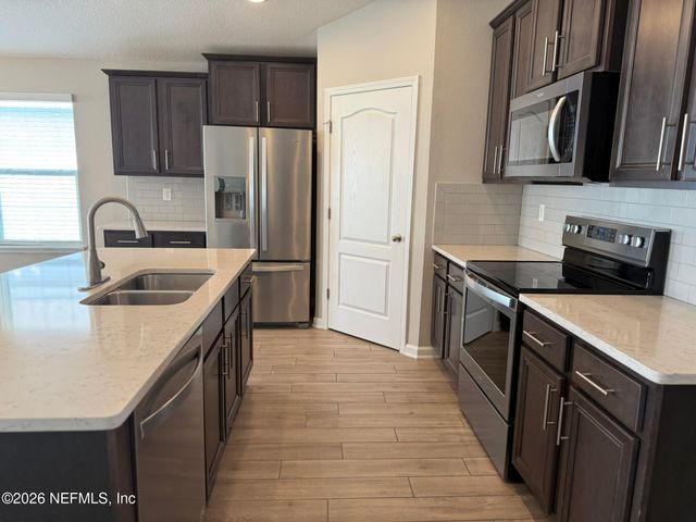 7713 ISLAND FOX Road, Jacksonville, FL 32222