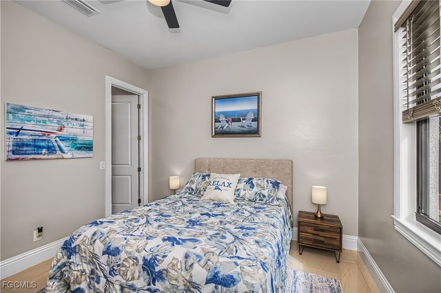 1416 SW 4th LN, Cape Coral, FL 33991