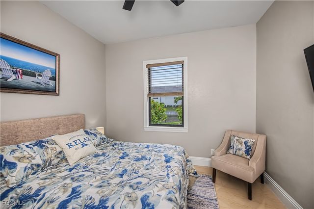 1416 SW 4th LN, Cape Coral, FL 33991